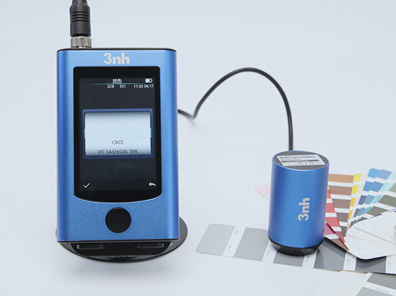 2、内置电子色卡，智能颜色管理